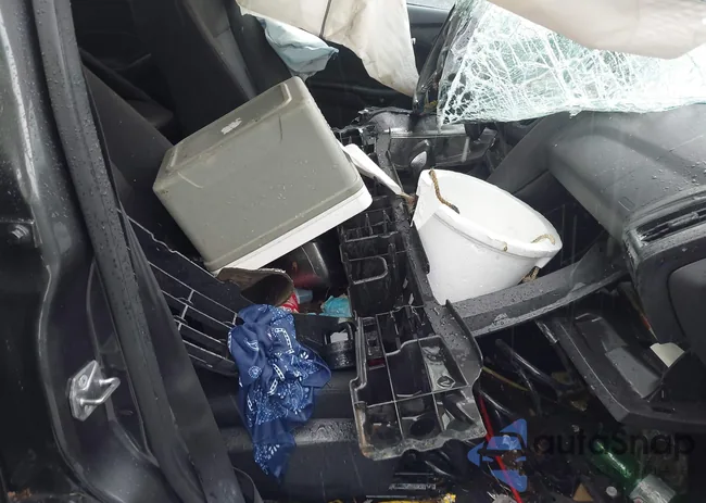 1FADP3F22JL219880: 40055975