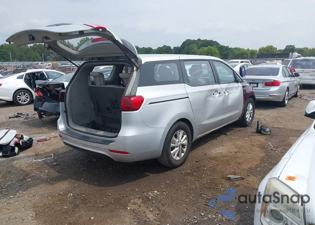 KNDMA5C18F6028831: 40056174