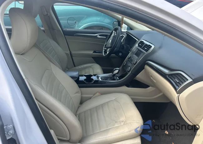 3FA6P0HD3FR309201: 40056295