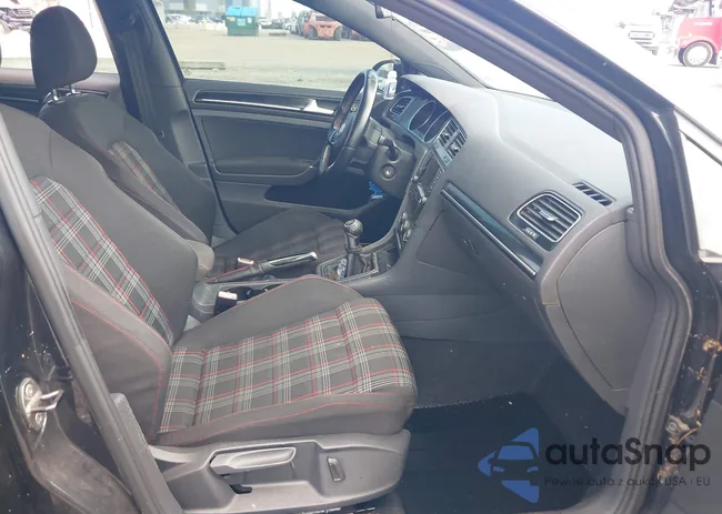 3VW547AU4FM061844: 40055792