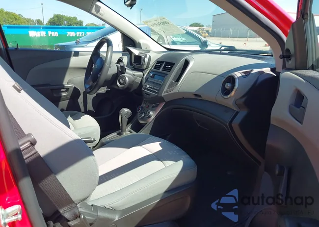 1G1JA5SH6F4220187: 40056956