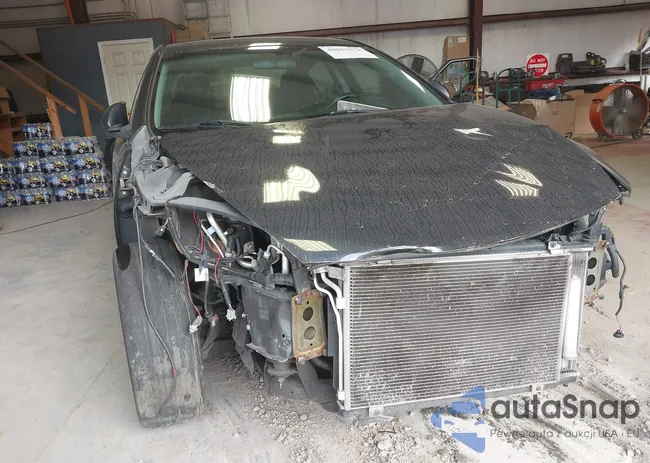 1YVHZ8EHXC5M44218: 40057674