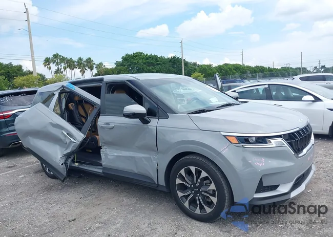 KNDNC5H38P6240185: 40059056