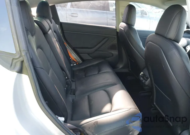 5YJ3E1EA7JF077277: 40059408