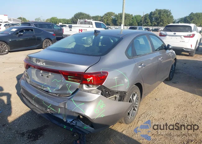 3KPF24AD2PE566661: 40059607