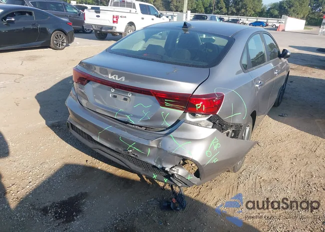 3KPF24AD2PE566661: 40059607