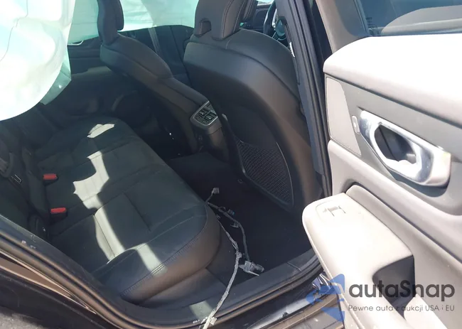 7JRL12TM3RG287165: 40063329