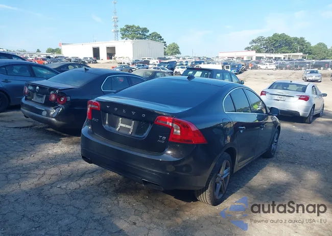 YV1612TK4F1345481: 40064896