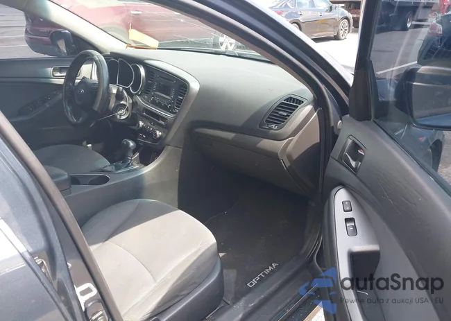 KNAGM4A73F5613986: 40066154