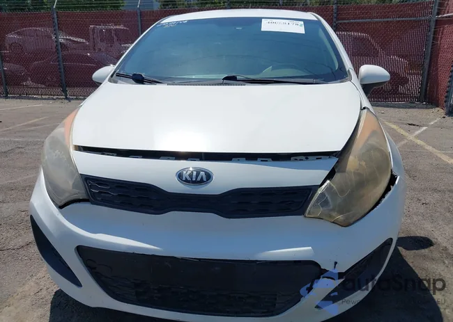 KNADM5A3XF6459146: 40068178