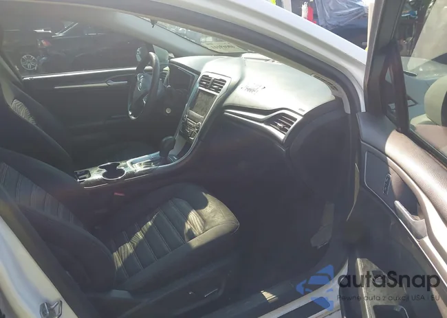 3FA6P0HD2GR185987: 40069101