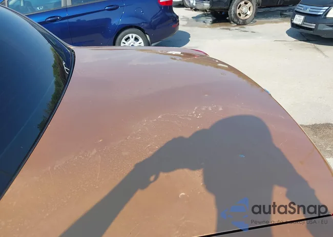 1LNHM83WX3Y633077: 40069743