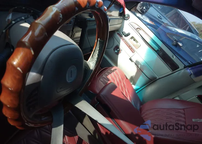 1LNHM83WX3Y633077: 40069743