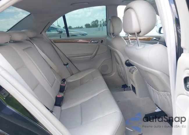 WDBRF52H17F905780: 40069818