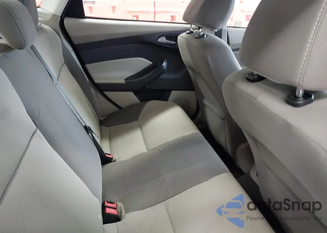 1FADP3F27EL338661: 40072930