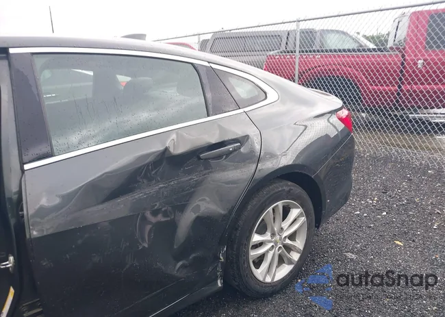 1G1ZD5ST8JF221563: 40073018