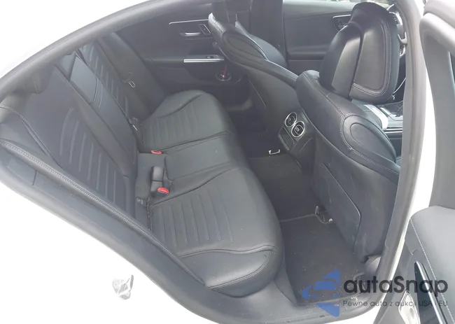 W1KAF4GB5NR016687: 40072596