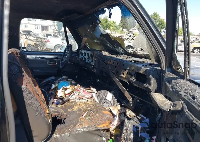 1GCDC14F8BZ100780: 40076932