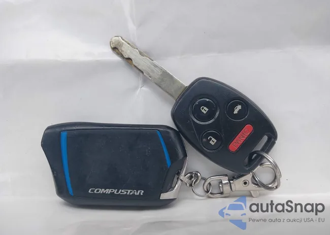 1HGCP2F64BA093989: 40076608