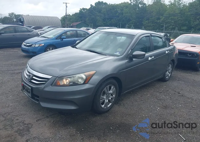 1HGCP2F64BA093989: 40076608