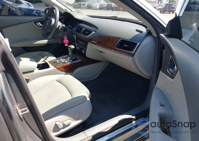 WAU2GAFC0DN075637: 40079620