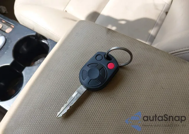 1FMCU94118KB49750: 40083249