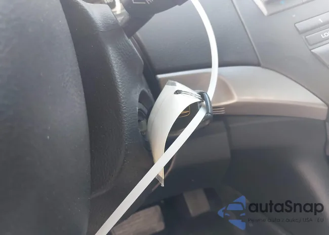 1HGCS2B83BA006928: 40083814