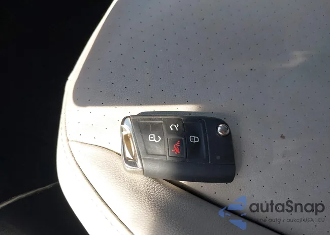 3VV3B7AX9JM193342: 40084972