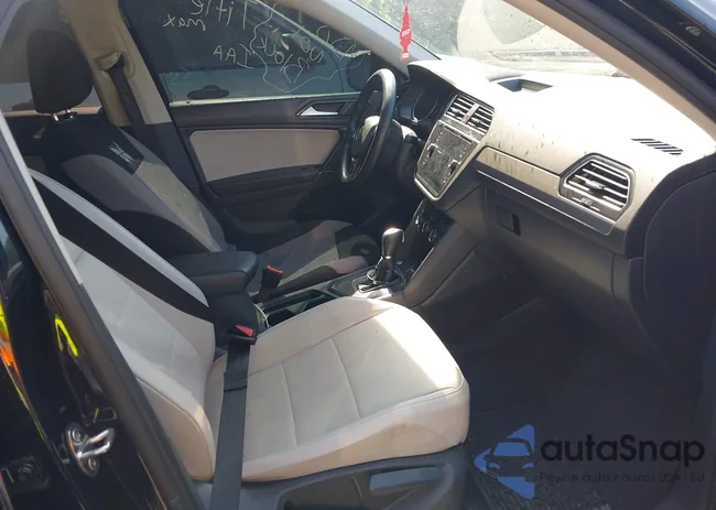 3VV3B7AX9JM193342: 40084972