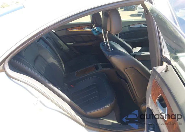 WDDLJ7DB8EA097096: 40084432