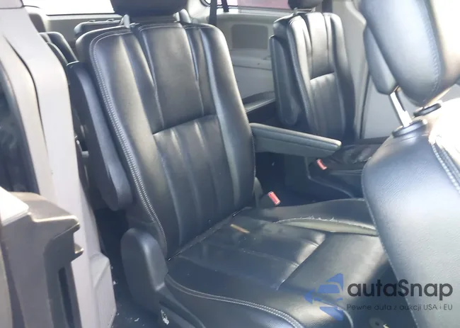 2C4RC1BG8ER329461: 40087068