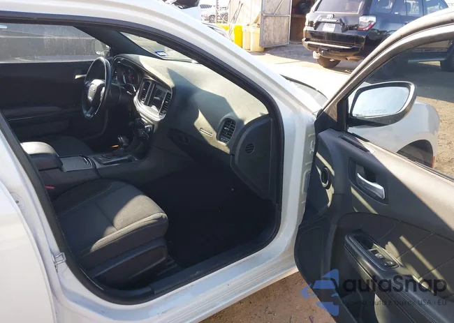 2C3CDXBGXMH678751: 40089661