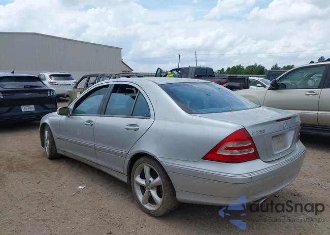 WDBRF40J24F506937: 40092648