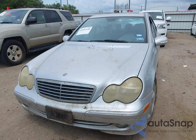 WDBRF40J24F506937: 40092648