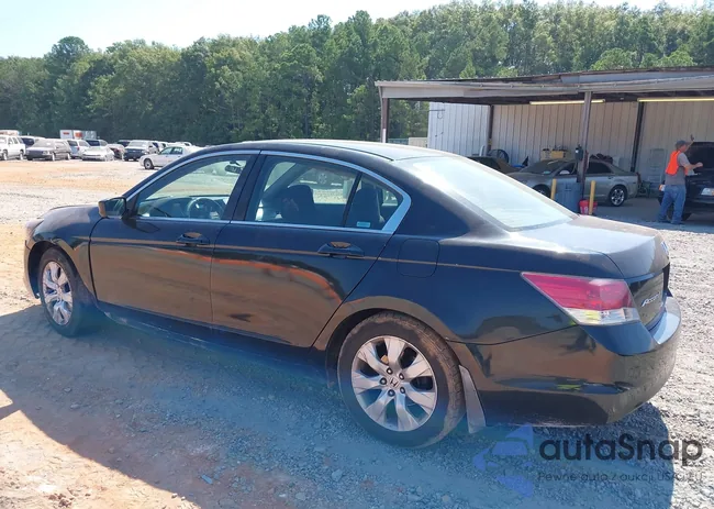 1HGCP26318A123805: 40093892