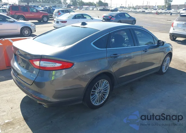 3FA6P0LU4ER195327: 40098751