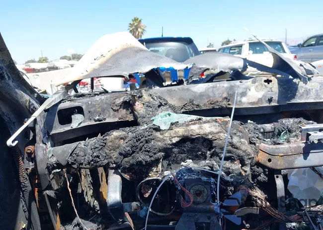 2C3CDZBT4KH556957: 40098334