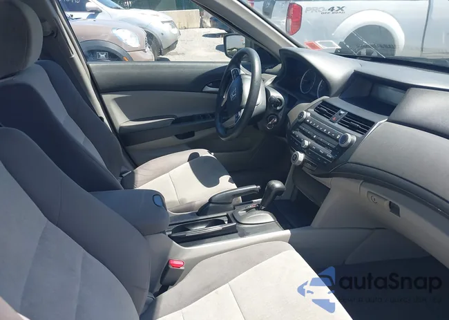 1HGCP26448A036988: 40098558