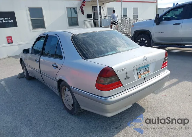 WDBHA29GXXA806233: 40105028