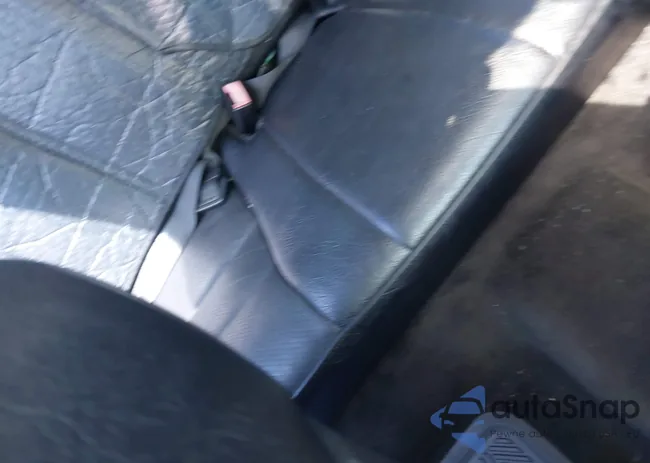 WDBHA29GXXA806233: 40105028