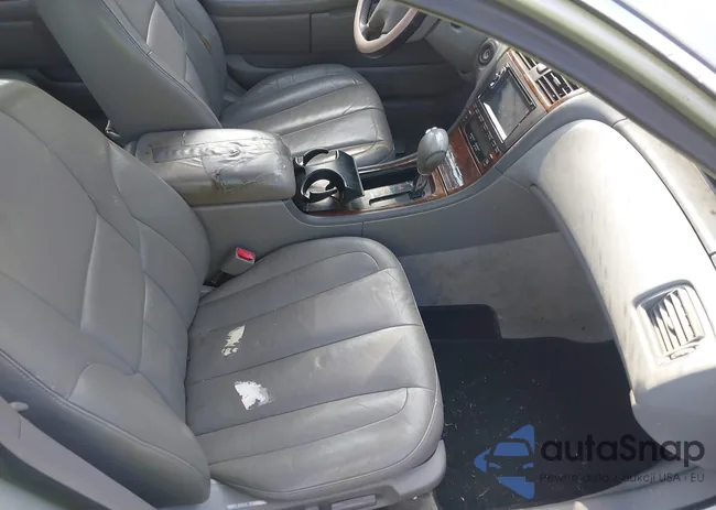 4T1BF28B52U203465: 40105211