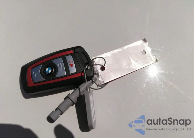 WBA8B9G55HNU48524: 40109087