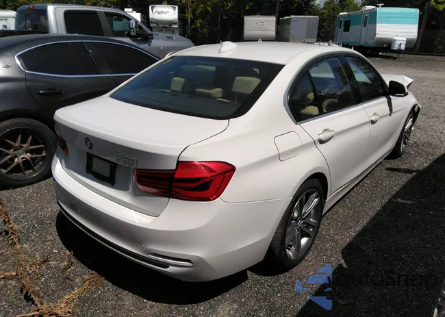 WBA8B9G55HNU48524: 40109087