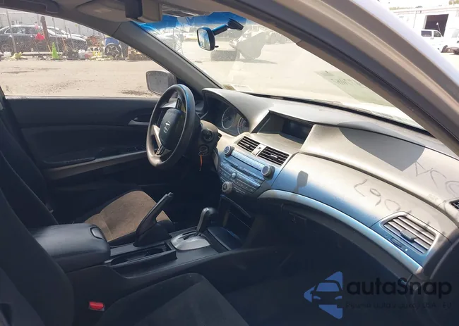 1HGCP2F76AA189193: 40111794