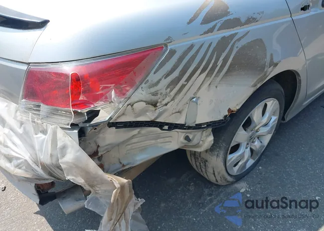 1HGCP2F76AA189193: 40111794