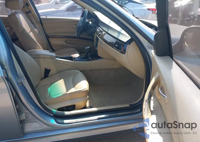 WBAPH7G52BNM56814: 40111441