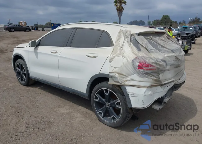 WDCTG4EB6KU010063: 40113063