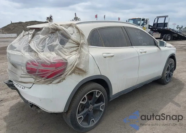 WDCTG4EB6KU010063: 40113063