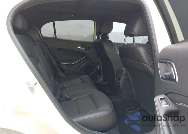 WDCTG4EB6KU010063: 40113063