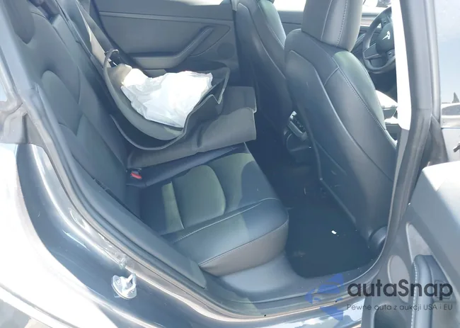 5YJ3E1EA3PF404279: 40122688